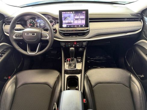 Used 2022 Jeep Compass Latitude FWD image 12