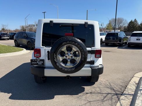 Used 2018 Jeep Wrangler Unlimited Sahara w/ Max Tow Package image 4