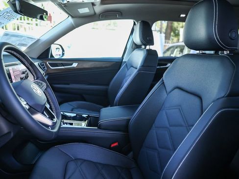 New 2026 Volkswagen Atlas SE image 32