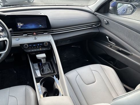 Used 2024 Hyundai Elantra Limited image 22