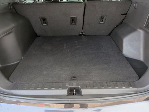 Used 2023 Chevrolet Equinox RS image 32