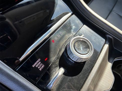 Used 2024 Jeep Grand Cherokee Limited image 18