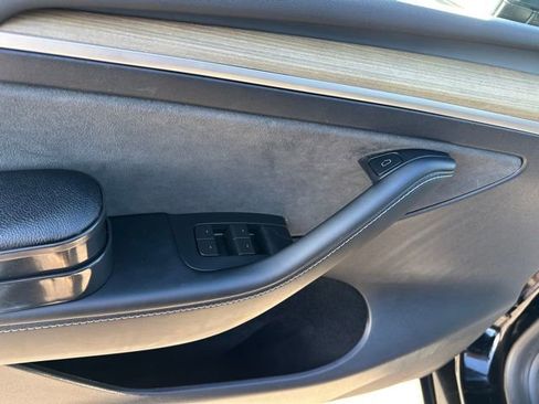 Used 2023 Tesla Model Y Long Range image 21