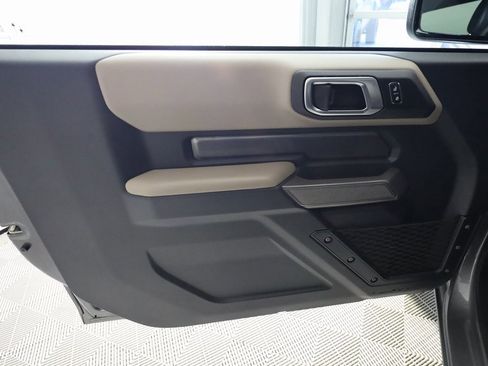 Used 2023 Ford Bronco Wildtrak image 15