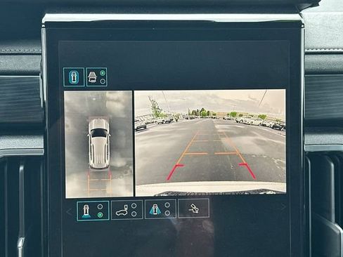 Used 2024 GMC Acadia Elevation image 24