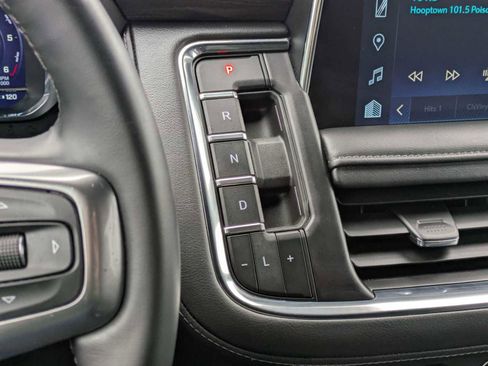 Used 2024 Chevrolet Tahoe Z71 w/ Luxury Package image 31