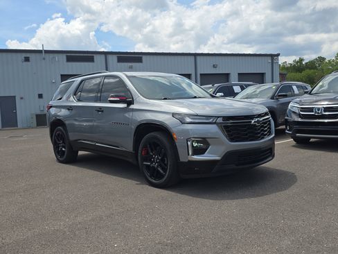 Used 2023 Chevrolet Traverse Premier w/ Redline Edition FWD image 2