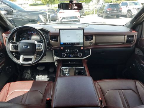 Used 2024 Ford Expedition Limited RWD image 11