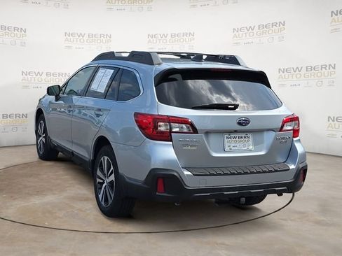 Used 2018 Subaru Outback 3.6R Limited AWD/4WD image 3