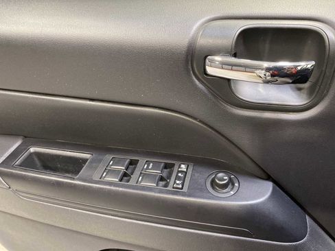 Used 2017 Jeep Compass Sport w/ Power Value Group image 23