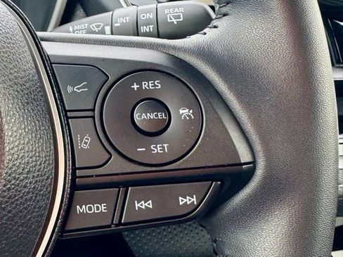 Used 2022 Toyota Corolla SE w/ SE Preferred Package FWD image 18