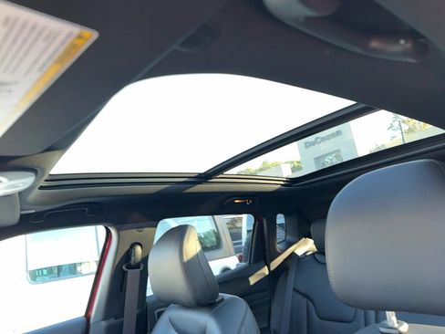 New 2026 Jeep Compass Limited w/ Sun, Sound & Navigation Group image 8