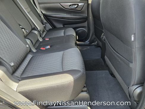 Used 2017 Nissan Rogue S AWD/4WD image 15