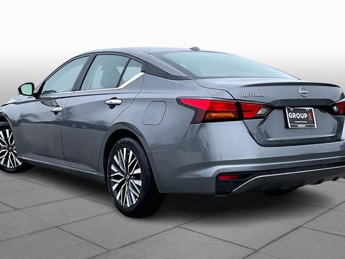 Used 2025 Nissan Altima 2.5 SV image 11