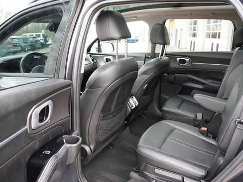 Certified 2023 Kia Sorento SX FWD image 17