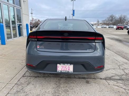 Used 2025 Toyota Prius LE image 6