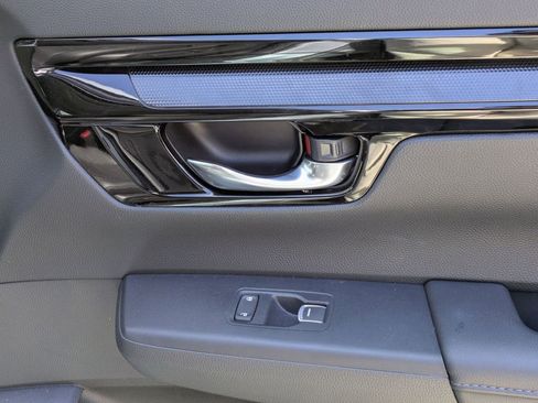 Used 2025 Honda CR-V EX-L image 32