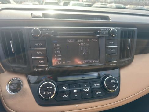 Used 2018 Toyota RAV4 XLE image 10