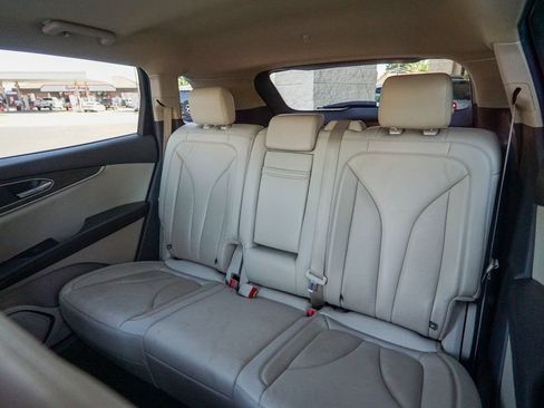 Used 2019 Lincoln Nautilus Select FWD image 30