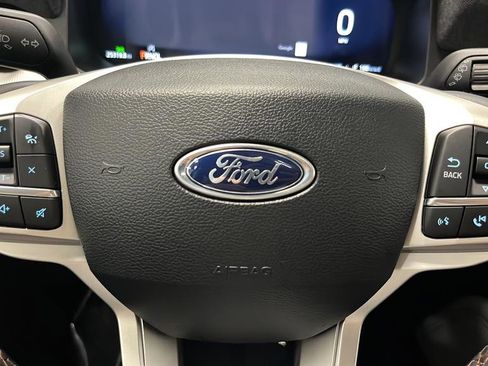 Used 2025 Ford Explorer Active w/ Active Comfort Package AWD/4WD image 16