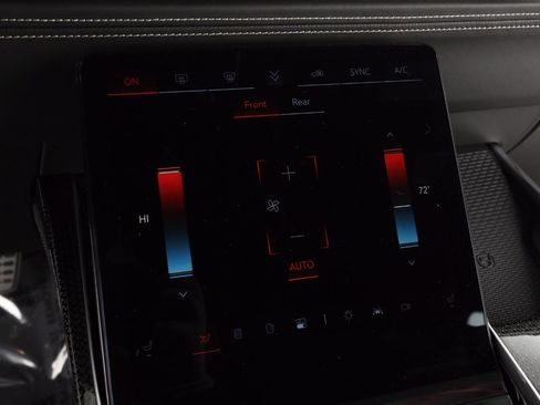 Used 2025 Cadillac Escalade ESV V image 18