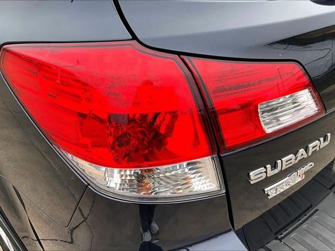 Used 2014 Subaru Outback 2.5i Limited w/ Moonroof Package AWD/4WD image 28