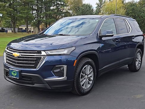 Certified 2023 Chevrolet Traverse LT w/ Rear Camera Mirror Package image 8