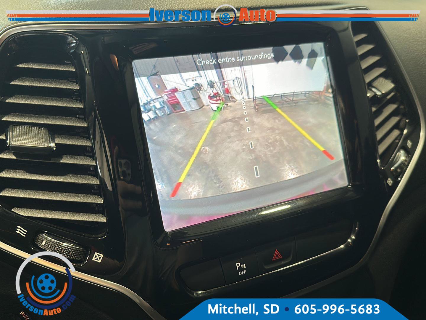 Used 2019 Jeep Cherokee Limited AWD/4WD image 20