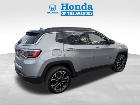 Used 2022 Jeep Compass Limited AWD/4WD image 4