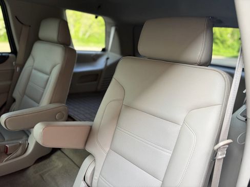 Used 2015 GMC Yukon Denali w/ Touring Package AWD/4WD image 19