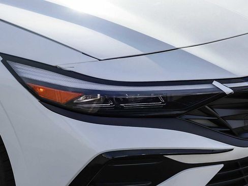 New 2026 Hyundai Elantra Limited image 4