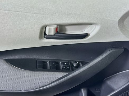 Used 2022 Toyota Corolla LE FWD image 23