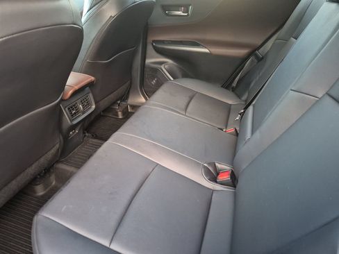 Used 2023 Toyota Venza XLE AWD/4WD image 12
