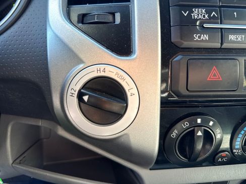 Used 2012 Toyota Tacoma 4x4 Double Cab image 25