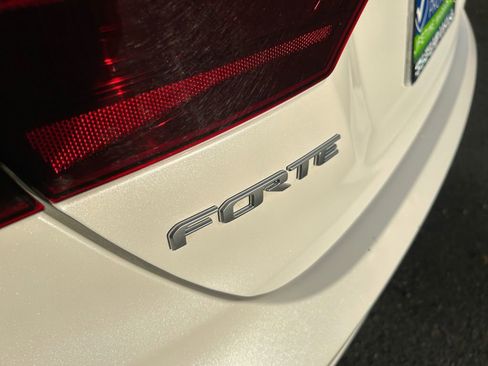 Used 2023 Kia Forte LXS image 32