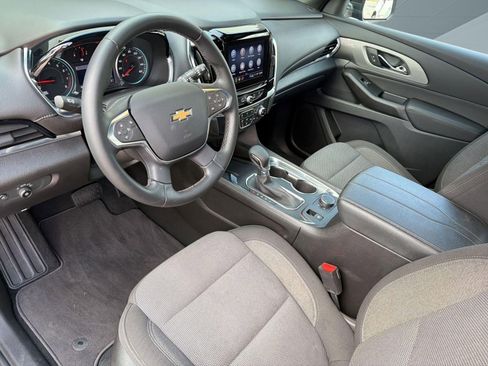 Certified 2023 Chevrolet Traverse LT FWD image 4