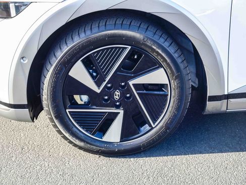 Used 2025 Hyundai Ioniq 5 Limited image 37