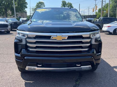 Used 2023 Chevrolet Silverado 1500 High Country w/ High Country Premium Package AWD/4WD image 2