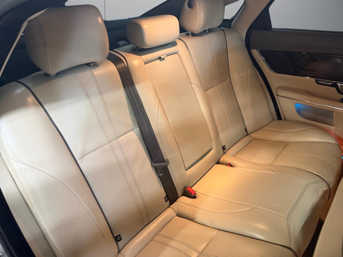 Used 2016 Jaguar XJ R-Sport RWD image 18