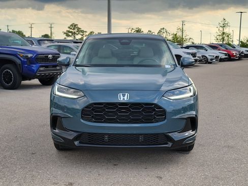 Certified 2024 Honda HR-V EX-L image 2