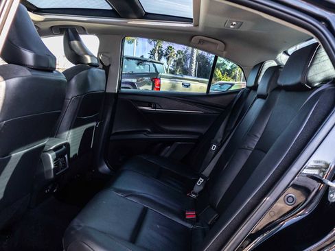 Used 2025 Toyota Camry XLE image 15