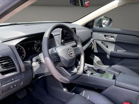 New 2026 Nissan Rogue SV FWD image 7