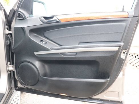 Used 2009 Mercedes-Benz ML 320 BlueTEC 4MATIC image 33