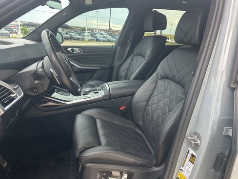 Certified 2024 BMW X7 xDrive40i w/ M Sport Package AWD/4WD image 4