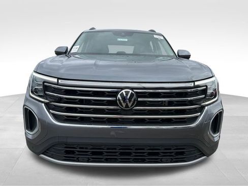 Used 2025 Volkswagen Atlas SE AWD/4WD image 3