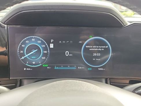 Certified 2025 Hyundai Elantra SEL FWD image 7