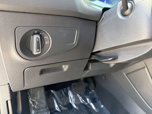 Used 2022 Volkswagen Tiguan SE FWD image 19