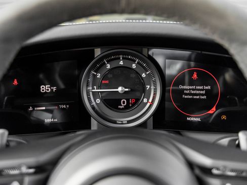 Certified 2024 Porsche 911 Carrera 4 AWD/4WD image 28