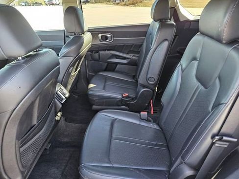 Used 2023 Kia Sorento SX image 25