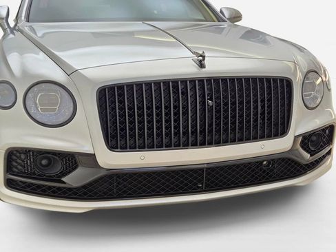 Used 2021 Bentley Flying Spur V8 AWD/4WD image 9